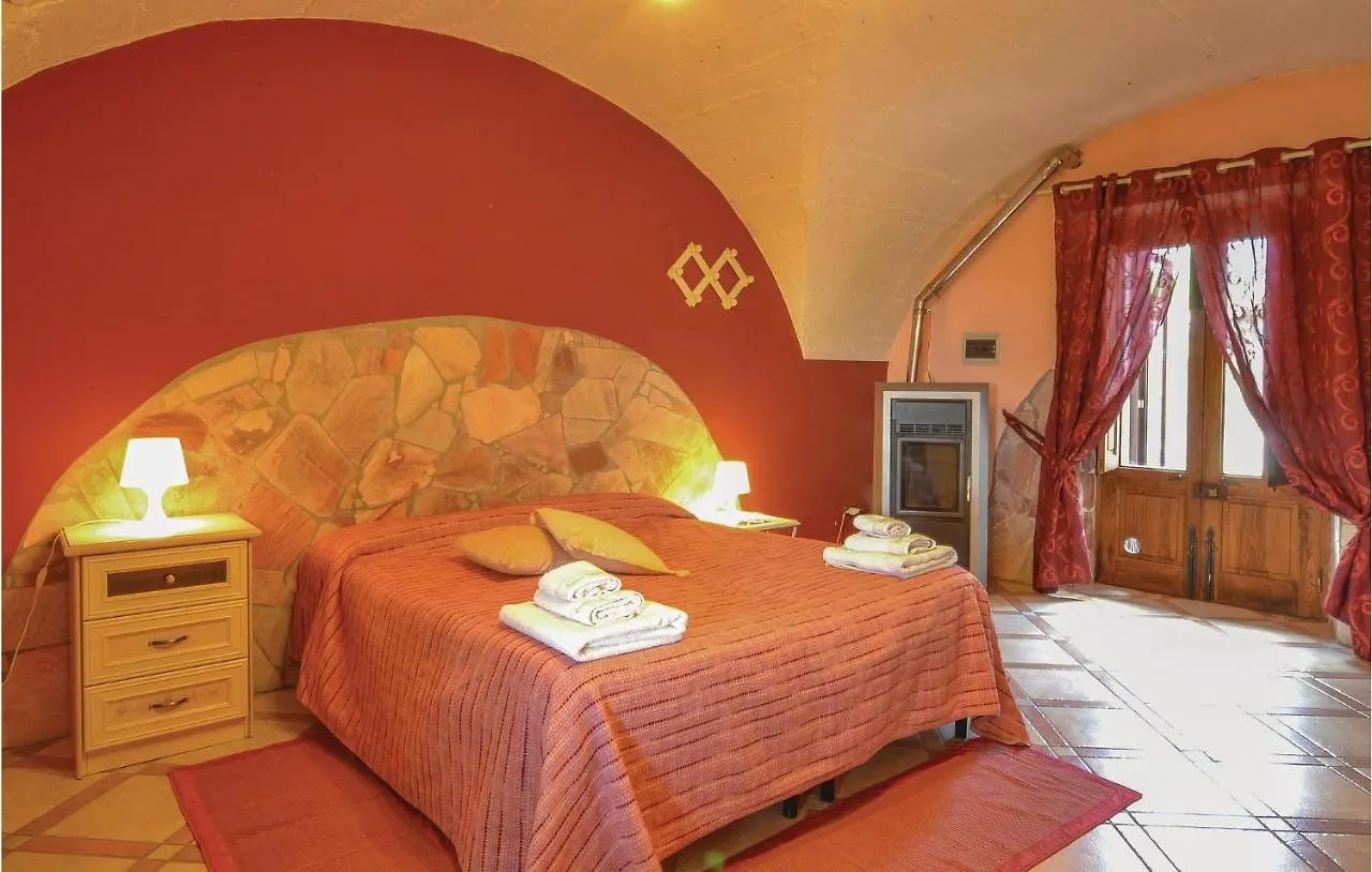 La Pedrera Villa SantʼAlfio Tatil Evi